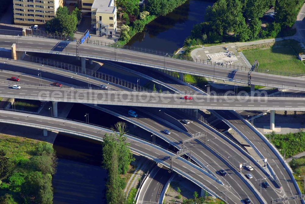 Aerial image Berlin - 13.06.2006,Berlin-Neukölln,Luftbildansicht vom Autobahndreieck in Berlin-Neukölln,Es kreuzen sich hier die A 100,die A 179 und die A 113