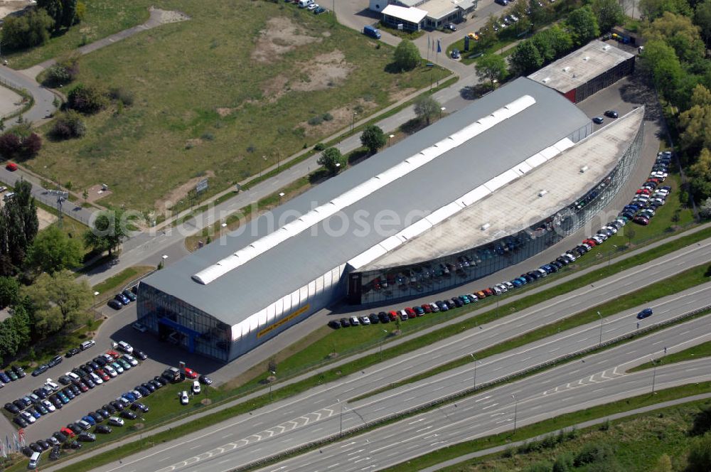 Aerial image Rostock - Blick auf das Autohaus Brüggemann in Rostock. Es organisiert Verkauf, Auslieferung, Instandhaltung von Fahrzeugen. Adresse: Schutower Str. 9, 18069 Rostock, Tel. +49 (0)3 81 6 37 39 0, Fax +49 (0)3 81 6 37 39 20, Email rostock@autohaus-brueggemann.de