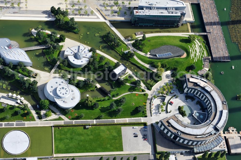 Wolfsburg from the bird's eye view: View of the Autostadt Wolfsburg in Lower Saxony. The facility is a museum and theme park of the Volkswagen AG near the Volkswagen plant. Designed by the office of HENN architects and engineers and operated by the Autostadt GmbH, the park was opened in 2000