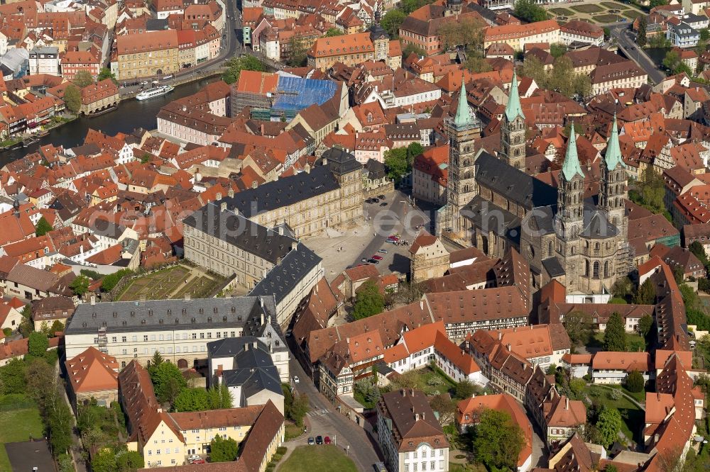 Bamberg from the bird's eye view: View of the Bamberg Cathedral of St. Peter and St. George in the state of Bavaria. The cathedral, which was consecrated in 1012 for the first time, belongs to the German Emperor and cathedrals, and is with its four towers, the dominant building of the World Heritage of Bamberg's Old Town