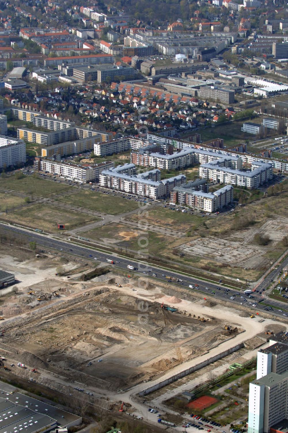 Aerial photograph Berlin - Blick auf das im Bau befindliche IKEA-Einrichtungshaus in Berlin-Lichtenberg. Diese Filiale soll mit 44.000 qm das zweitgrößte Einrichtungshaus des Konzerns werden. Es werden 60 Mio. Euro investiert. Adresse: IKEA Deutschland Verkaufs-GmbH, Am Wan dersmann 2-4. 65719 Hofheim-Wallau, Tel. +49 (0)0180 53534 35, Fax +49 (0)0180 53534 36, Email: ausk@memo.ikea.com