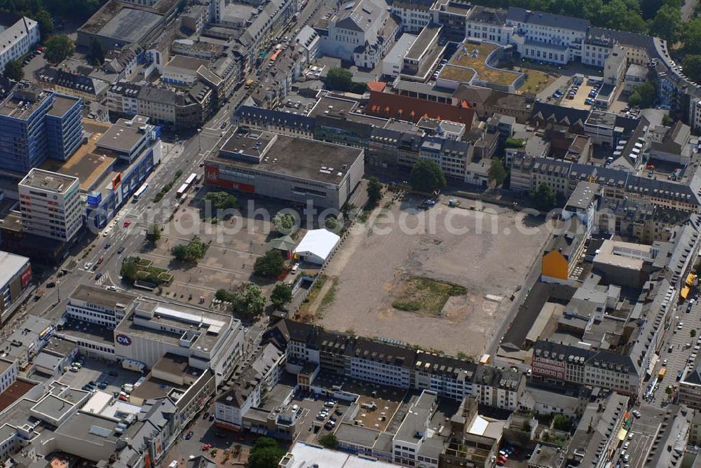 Aerial image Koblenz - Blick auf das Bau- und Brachflächenareal am Bereich Clemensstrasse, Casinostraße und Viktoriastraße in 56068 Koblenz. Mit im Bild links die Filiale der Dresdner Bank