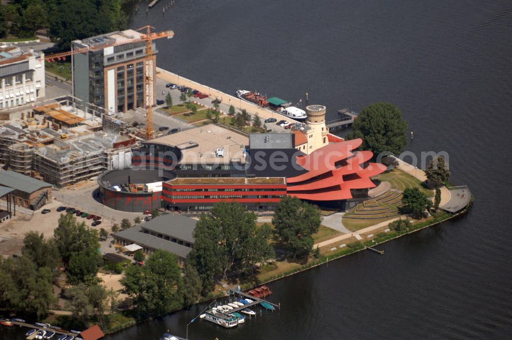 Aerial image Potsdam - Blick auf den Bau des Parkhaus am Hans Otto Theater in Potsdam. Potsdam ist die Hauptstadt des Landes Brandenburg. Sie grenzt im Nordosten unmittelbar an die deutsche Hauptstadt Berlin. Seit September 2006 spielt das Potsdamer Ensemble im neuen Theaterhaus an der Schiffbauergasse. Im Parkhaus sollen ab April 354 Autos Platz haben. Besondere Aufmerksamkeit erfuhr der Neubau durch den Eklat um die Behindertentoilette. Zuständig für den Bau ist das Architektur- und Ingenieurbüro Kock & Lünz, Menzelstr. 5, 14467 Potsdam, Tel.: +49 (0)331201540