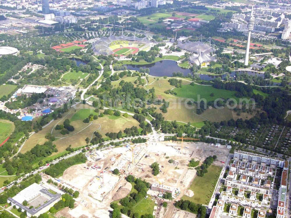 Aerial image München / Bayern - Blick auf das Baugelände des Wohngebietes Olympiapark. Bei CONCEPTBAUGOLD leben Sie direkt am Olympiapark! Wohnen Sie in der besten Ausgangslage .Beim Ackermannbogen in Schwabing kommt das Beste zum Schluss: Mit CONCEPTBAUGOLD wird das letzte Grundstück direkt am Olympiapark bebaut. Beratungspavillion vor Ort: Ackermannstr. 49, 80797 München Mo-So 14.00 - 18.00 Uhr Anruf zum Ortstarif: Telefon: 01801. 266 277, Fax: 089.350 949-41, gold@conceptbau.de