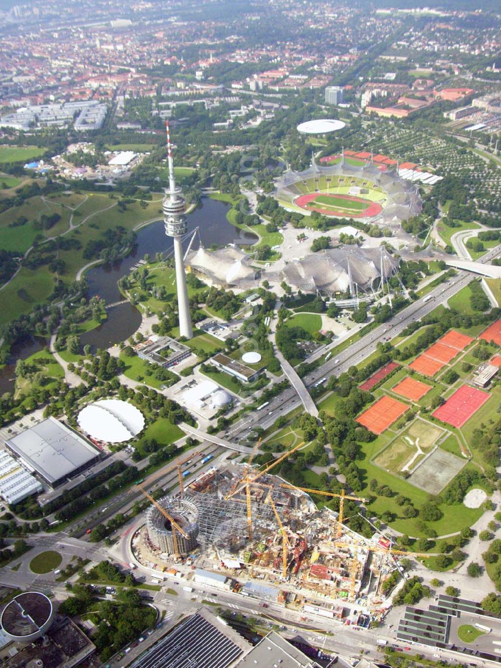 Aerial image München / Bayern - Erweiterungsbau am BMW-Werk in München