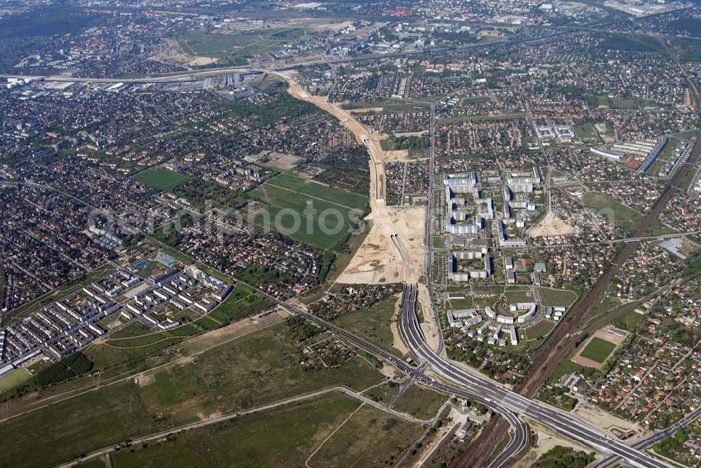 Berlin - Altglienicke from the bird's eye view: Blick auf die Baurarbeiten zur Stadtautobahnanbindung des Flughafens Berlin-Schönefeld im Bereich Altglienicke