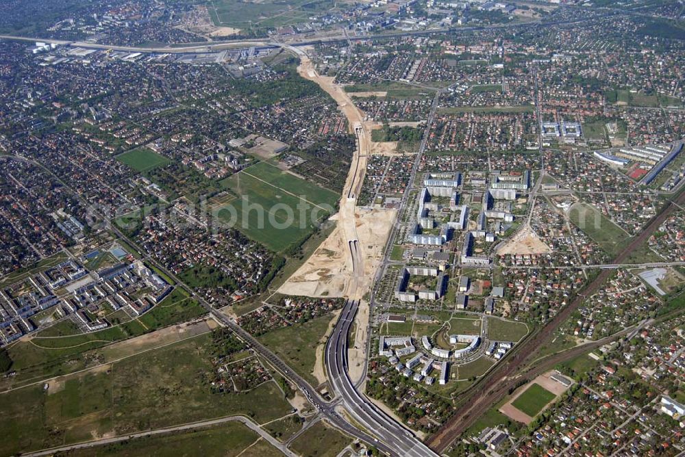 Berlin - Altglienicke from above - Blick auf die Baurarbeiten zur Stadtautobahnanbindung des Flughafens Berlin-Schönefeld im Bereich Altglienicke