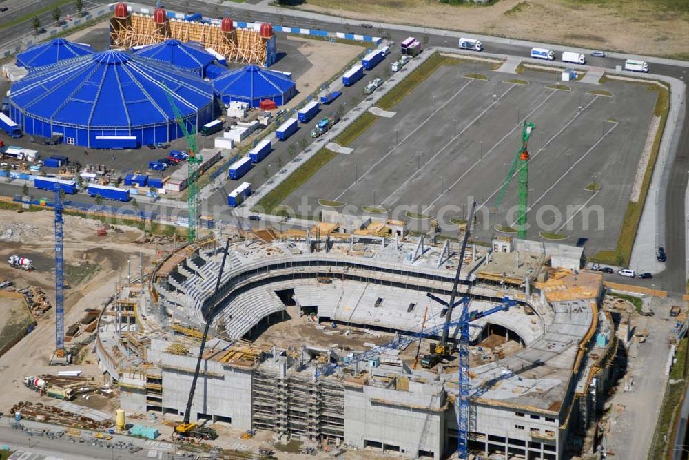 Berlin from above - Blick auf die Baustelle der fast rohbaufertigen zukünftigen O2 World Arena im Berliner Bezirk Kreuzberg/Friedrichshain. Die Multifunktionsarena, die bis zu 17.000 Zuschauer fassen kann, wird auf dem Areal des ehemaligen Ostgüterbahnhofs im Bezirk Kreuzberg-Friedrichshain bis Ende 2008 enstehen.