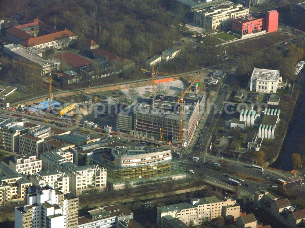 Aerial image Berlin - 07.02.2005 Blick auf die Baustelle am Klingelhöfer dreieck in Berlin Tiergarten.