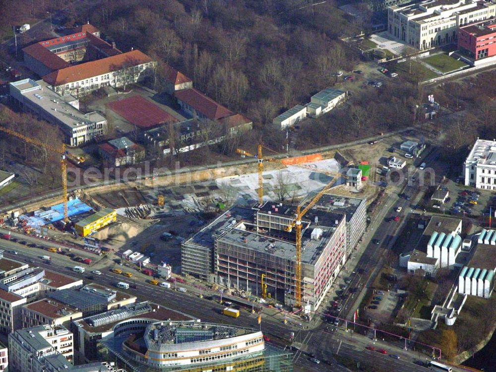 Aerial photograph Berlin - 07.02.2005 Blick auf die Baustelle am Klingelhöfer dreieck in Berlin Tiergarten.