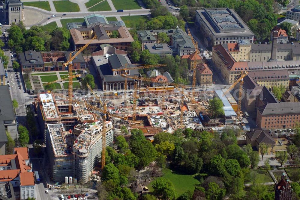 Aerial photograph München - 04.05.2006 München (Bayern) Blick auf die Baustelle der Lenbach Gärten, einem urbanen Wohn- und Geschäftshauskpmplex südlich Abtei und Pfarrei St. Bonifaz. Ein Projekt der FRANKONIA Eurobau AG,Hübeck 5,41334 Nettetal,Tel. 02158-91 53 30,Fax 02158-84 77,Mail: info@frankonia-nettetal.de,