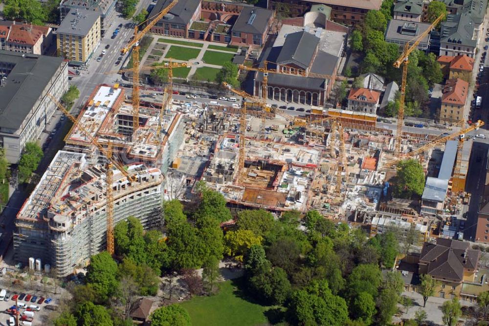 München from the bird's eye view: 04.05.2006 München (Bayern) Blick auf die Baustelle der Lenbach Gärten, einem urbanen Wohn- und Geschäftshauskpmplex südlich Abtei und Pfarrei St. Bonifaz. Ein Projekt der FRANKONIA Eurobau AG,Hübeck 5,41334 Nettetal,Tel. 02158-91 53 30,Fax 02158-84 77,Mail: info@frankonia-nettetal.de,