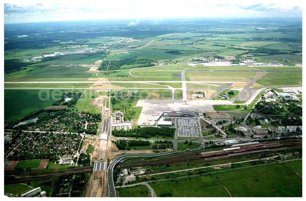 Aerial image Schönefeld - Blick auf den Flughafen Berlin-Schönefeld in der West-Ost-Richtung.