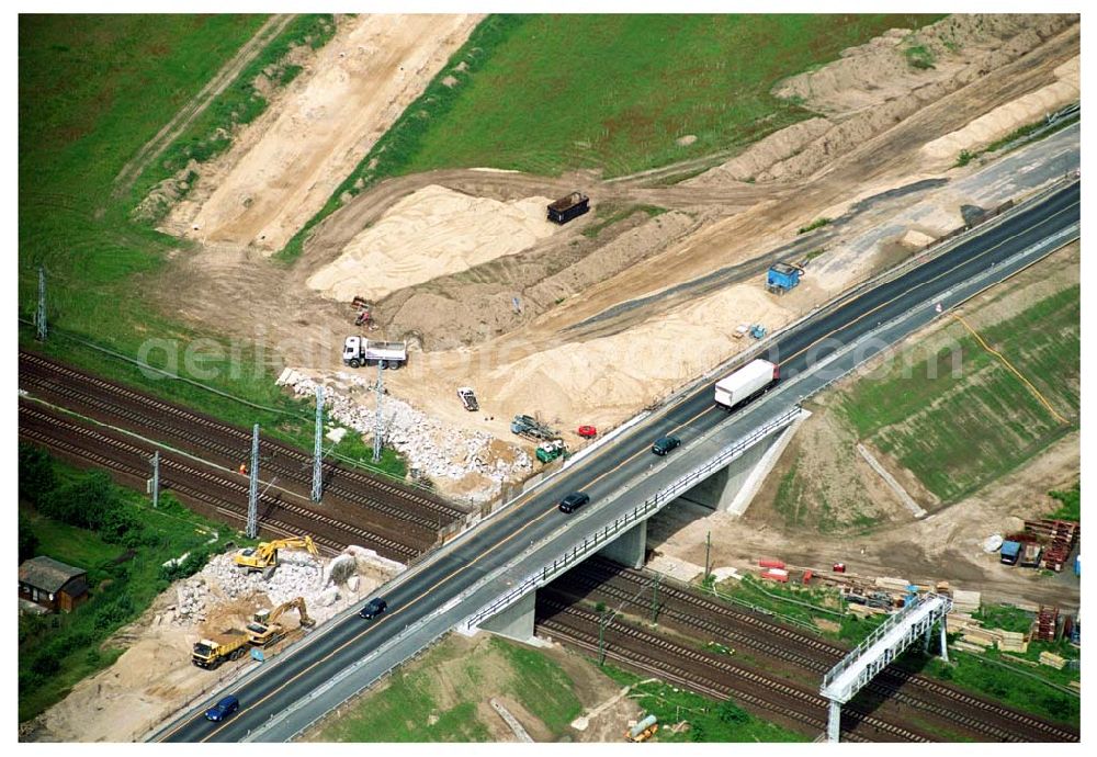 Mahlow / BRB from the bird's eye view: 08.06.2005 Blick auf die Baustelle der Schälerbau Berlin GmbH an der Ortsumfahrung Mahlow am Gewerbegebiet 08.06.2005