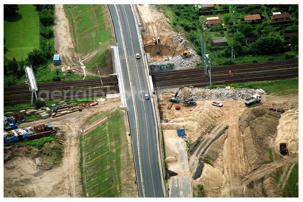 Mahlow / BRB from the bird's eye view: 08.06.2005 Blick auf die Baustelle der Schälerbau Berlin GmbH an der Ortsumfahrung Mahlow am Gewerbegebiet 08.06.2005