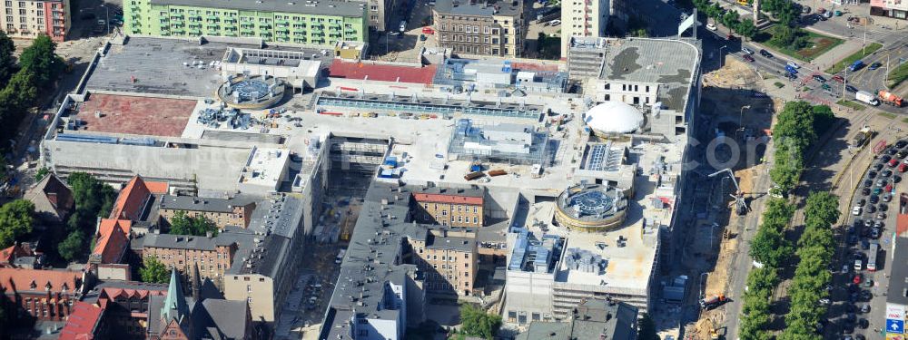 Aerial image Stettin / Szczecin - Blick auf die Baustelle vom Neubau des Einkaufszentrums Galeria Kaskada in Stettin / Szczecin durch die STRABAG AG und das ECE Projektmanagement. Construction of the shopping center Galeria Kaskada in Szczecin.