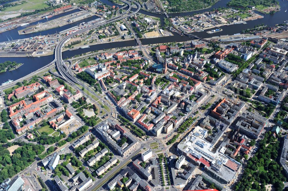 Stettin / Szczecin from above - Blick auf die Baustelle vom Neubau des Einkaufszentrums Galeria Kaskada in Stettin / Szczecin durch die STRABAG AG und das ECE Projektmanagement. Construction of the shopping center Galeria Kaskada in Szczecin.