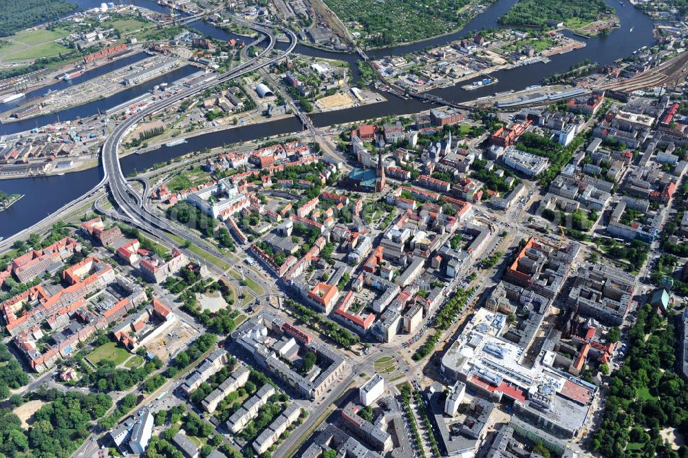 Aerial image Stettin / Szczecin - Blick auf die Baustelle vom Neubau des Einkaufszentrums Galeria Kaskada in Stettin / Szczecin durch die STRABAG AG und das ECE Projektmanagement. Construction of the shopping center Galeria Kaskada in Szczecin.