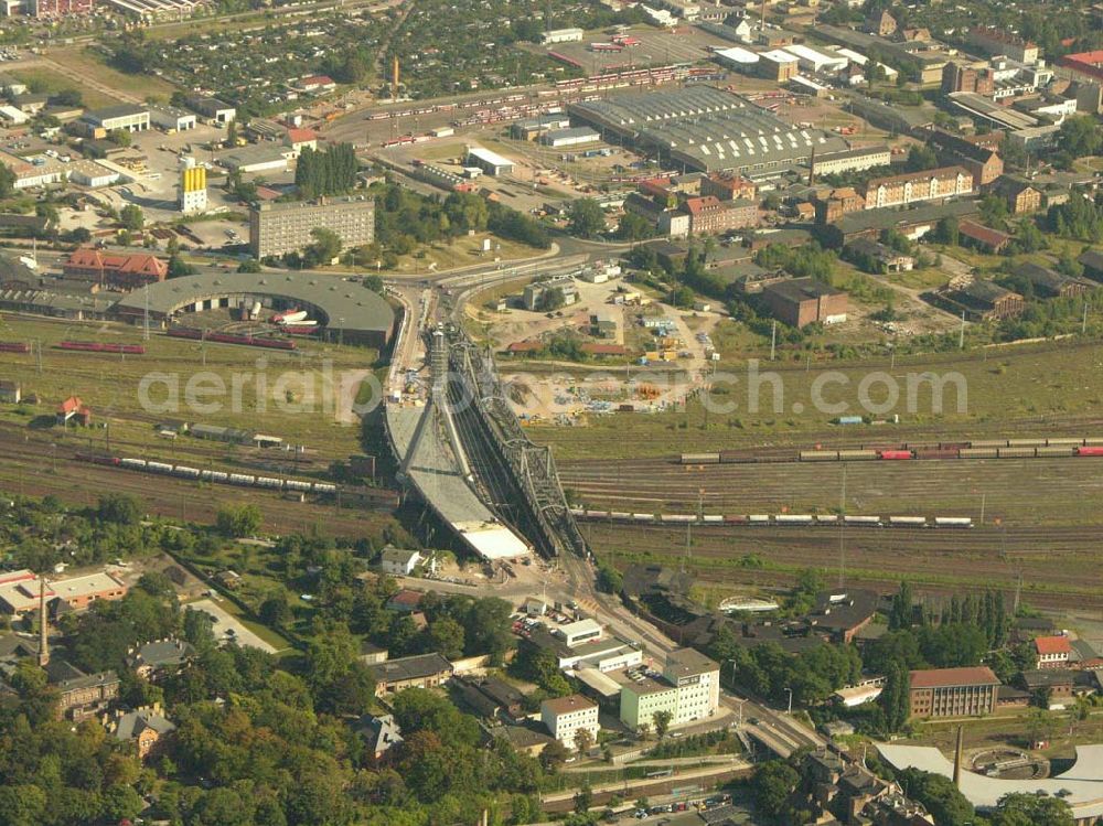 Aerial image Halle (Sachsen-Anhalt) - Im Februar 2004 haben die Arbeiten zum Neubau der Berliner Brücke begonnen. Abgeschlossen wird das Bauvorhaben Mitte 2006. Dies sieht eine entsprechende Objektplanung vor, die in der Bauverwaltung der Stadt Halle erarbeitet wurde. Das Projekt wird insgesamt etwa 28 Mio. Euro kosten.