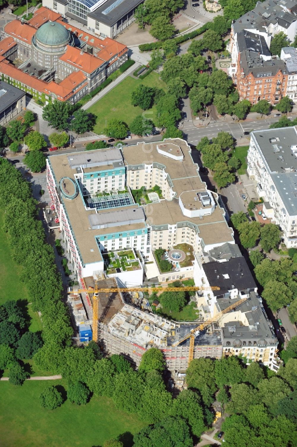 Aerial image Hamburg - View of the building lot of the outbuilding of the company SAP. The company builds its new centre under the direction of the Züblin AG next to the Grand Hotel Elysee