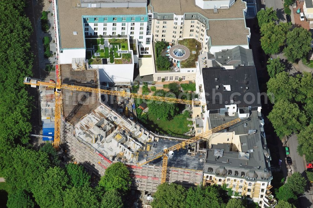 Aerial photograph Hamburg - View of the building lot of the outbuilding of the company SAP. The company builds its new centre under the direction of the Züblin AG next to the Grand Hotel Elysee