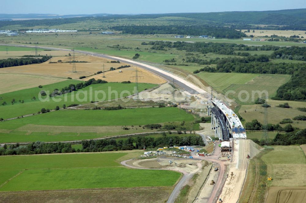 Ettenhausen from above - Blick auf die Baustelle der neuen Nessetalbrücke mit einer Länge von 380 m. Die Brücke ist Teil des Projekt Nordverlegung / Umfahrung Hörselberge der Autobahn E40 / A4 in Thüringen bei Eisenach. Durchgeführt werden die im Zuge dieses Projektes notwendigen Arbeiten unter an derem von den Mitarbeitern der Niederlassung Weimar der EUROVIA Verkehrsbau Union sowie der Niederlassungen Abbruch und Erdbau, Betonstraßenbau, Ingenieurbau und TECO Schallschutz der EUROVIA Beton sowie der DEGES.