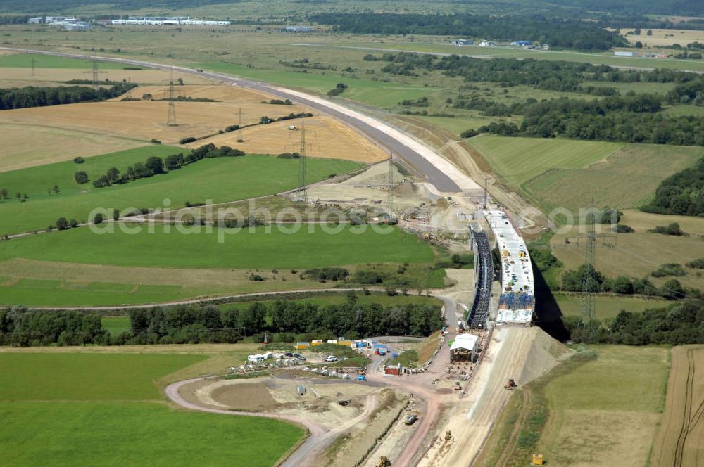 Ettenhausen from the bird's eye view: Blick auf die Baustelle der neuen Nessetalbrücke mit einer Länge von 380 m. Die Brücke ist Teil des Projekt Nordverlegung / Umfahrung Hörselberge der Autobahn E40 / A4 in Thüringen bei Eisenach. Durchgeführt werden die im Zuge dieses Projektes notwendigen Arbeiten unter an derem von den Mitarbeitern der Niederlassung Weimar der EUROVIA Verkehrsbau Union sowie der Niederlassungen Abbruch und Erdbau, Betonstraßenbau, Ingenieurbau und TECO Schallschutz der EUROVIA Beton sowie der DEGES.