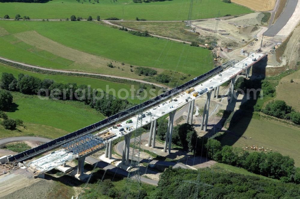 Ettenhausen from the bird's eye view: Blick auf die Baustelle der neuen Nessetalbrücke mit einer Länge von 380 m. Die Brücke ist Teil des Projekt Nordverlegung / Umfahrung Hörselberge der Autobahn E40 / A4 in Thüringen bei Eisenach. Durchgeführt werden die im Zuge dieses Projektes notwendigen Arbeiten unter an derem von den Mitarbeitern der Niederlassung Weimar der EUROVIA Verkehrsbau Union sowie der Niederlassungen Abbruch und Erdbau, Betonstraßenbau, Ingenieurbau und TECO Schallschutz der EUROVIA Beton sowie der DEGES.