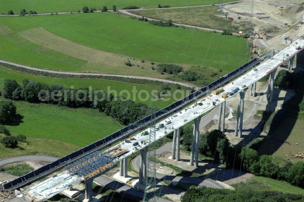 Ettenhausen from above - Blick auf die Baustelle der neuen Nessetalbrücke mit einer Länge von 380 m. Die Brücke ist Teil des Projekt Nordverlegung / Umfahrung Hörselberge der Autobahn E40 / A4 in Thüringen bei Eisenach. Durchgeführt werden die im Zuge dieses Projektes notwendigen Arbeiten unter an derem von den Mitarbeitern der Niederlassung Weimar der EUROVIA Verkehrsbau Union sowie der Niederlassungen Abbruch und Erdbau, Betonstraßenbau, Ingenieurbau und TECO Schallschutz der EUROVIA Beton sowie der DEGES.