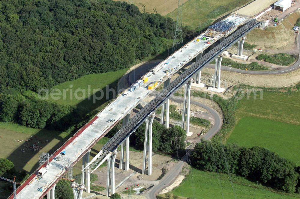 Ettenhausen from above - Blick auf die Baustelle der neuen Nessetalbrücke mit einer Länge von 380 m. Die Brücke ist Teil des Projekt Nordverlegung / Umfahrung Hörselberge der Autobahn E40 / A4 in Thüringen bei Eisenach. Durchgeführt werden die im Zuge dieses Projektes notwendigen Arbeiten unter an derem von den Mitarbeitern der Niederlassung Weimar der EUROVIA Verkehrsbau Union sowie der Niederlassungen Abbruch und Erdbau, Betonstraßenbau, Ingenieurbau und TECO Schallschutz der EUROVIA Beton sowie der DEGES.