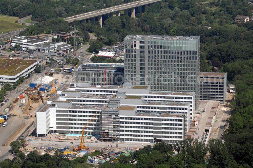 Stuttgart from the bird's eye view: Blick auf Baustellen in Fasanenhof-Ost der Stadt Stuttgart. Auf den ehemaligen Brachflächen des Stadtteiles entsteht zur Zeit eines der größten Büroimmobilienprojekte Deutschlands. An dem neuen Standort wird ein Großteil der EnBW-Liegenschaften Stuttgarts zusammengefasst. Es entstehen mehrere Hochhäuser mit hochmodernen, energieeffizienten Techniken. Bis Anfang 2009 soll das neue Gewerbegebiet fertiggestellt sein. Architekt: RKW Rhode Kellermann Wawrowsky, Architektur + Städtebau, Tersteegenstraße 30, 40474 Düsseldorf, Tel. +49 (0)211 43 67 0, Fax +49 (0)211 43 67 111, Email info@rkwmail.de, Bauausführung: BAM Deutschland AG, Müller-Altvatter Bauunternehmung GmbH & Co KG. Kontakt: EnBW Energie Baden-Württemberg AG, Durlacher Allee 93, Karlsruhe, Tel. +49 (0)7 21 63 1 43 20, Fax +49 (0)7 21 63 1 26 72, EMail presse@enbw.com