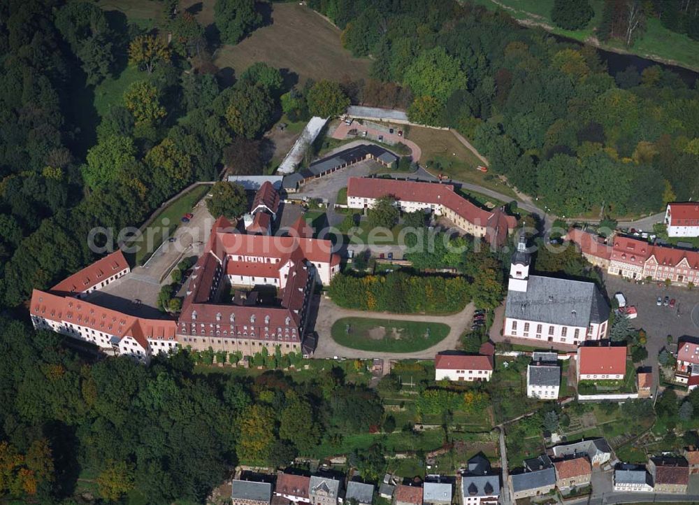 Aerial image Wechselburg - Blick auf das um 1170 entatandene Benediktinerkloster in Wechselburg, Markt 10, 09306 Wechselburg, Tel.: 037384 - 808 11,E-Mail:benediktiner@kloster-wechselburg.de