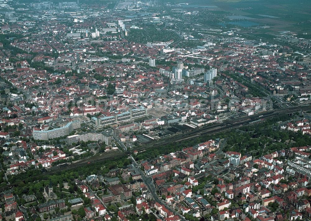 Aerial photograph Erfurt - View over the Old Town in Erfurt in Thuringia. The focus of the main train station