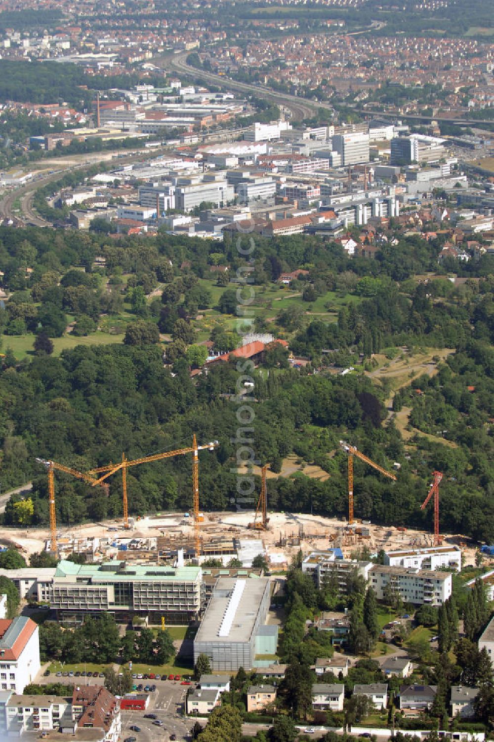 Aerial image Stuttgart - Blick über die Baustelle am Killesberg auf Stuttgart-Feuerbach. Das Projekt zukunft Killesberg sieht ein Kreativforum für Stuttgart sowie 200 bis 250 neuer Wohnungen für die alten Messehallen vor. Auch Gebäude für seniorengerechtes Wohnen wird es geben. Homepage