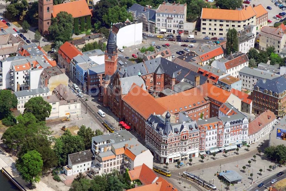 Berlin-Köpenick from the bird's eye view: Köpenick,11.07.2006,Blick auf das 1886 erbaute Rathaus in Berlin-Köpenick mit angrenzender Gemeinde-Kirche,Anschrift: Bezirksamt Treptow-Köpenick,Alt-Köpenick 21,12555 Berlin, Tel.: 030-6172-0