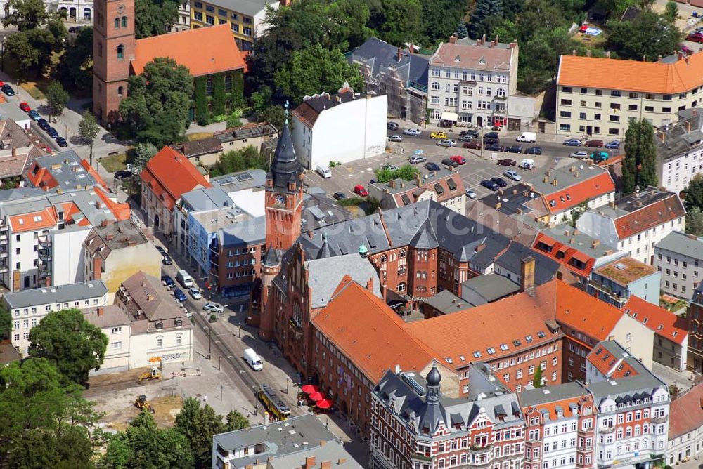 Aerial image Berlin-Köpenick - Köpenick,11.07.2006,Blick auf das 1886 erbaute Rathaus in Berlin-Köpenick mit angrenzender Gemeinde-Kirche,Anschrift: Bezirksamt Treptow-Köpenick,Alt-Köpenick 21,12555 Berlin, Tel.: 030-6172-0