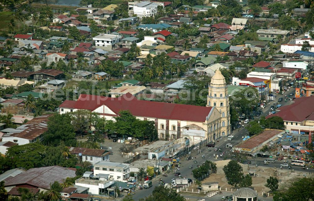 Aerial image Lingayen - Blick über die Dächer von Lingayen. Die Stadt liegt in der philippinischen Provinz Pangasinán und hat etwa 89 000 Einwohner. View over the rooftops of Lingayen. The city is located in the Philippine province of Pangasinan and has about 89 000 inhabitants.