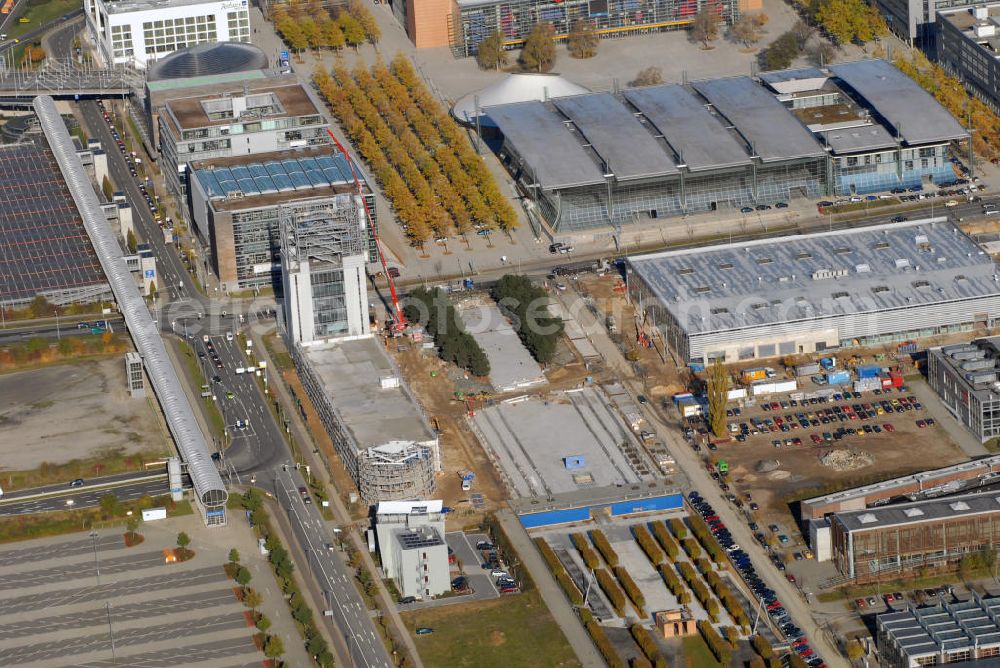 Aerial photograph Hannover - Blick über das Expo-Gelände in Hannover. Oben rechts befindet sich der Deutsche Pavillion. Er steht immernoch auf dem Gelände und wird inzwischen von IT- und Medienunternehmen genutzt. Kontakt: Exposeeum e.V. Heinz-Dieter Gebhardt, Expo-Plaza 11 30539 Hannover, Postfach 110116 30856 Laatzen, Tel. +49(0)511 2284652, Email: buero@exposeeum.de