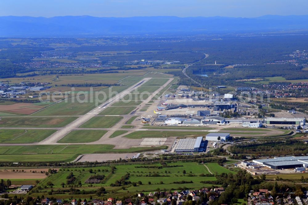 Aerial image Saint-Louis - Runways on the grounds of the Euroairport LFSB in Saint-Louis in Grand Est, France