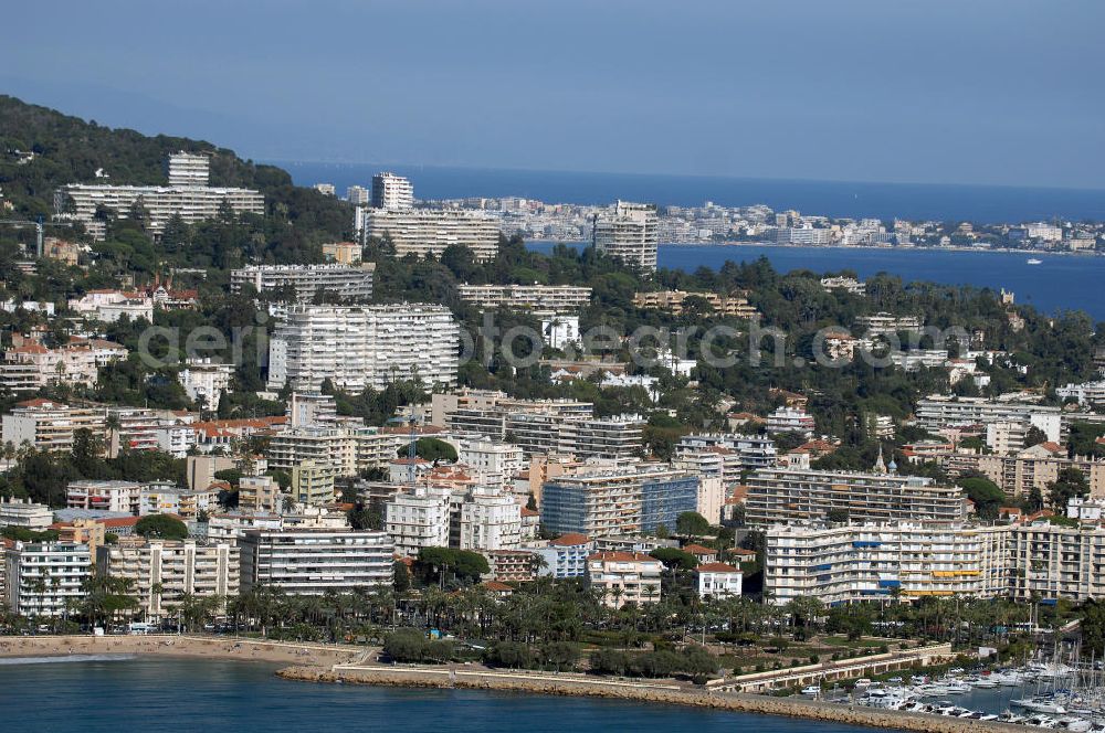 Aerial photograph Cannes - Blick über die Halbinsel am Palm Beach Cannes auf die Halbinsel Antibes. Kontakt Touristinfo: Office du Tourisme, BP 272, 06403 Cannes Cedex, Tel. +33(0)492 99842 2, Fax +33(0)492 99842 3, Email: tourisme@semec.com