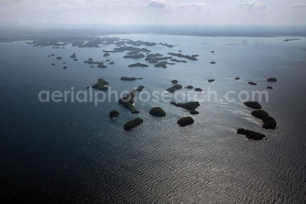 Aerial photograph Alaminos - Blick über den Hundred Islands National Park in der philippinischen Provinz Pangasinan. Der Hundred Islands National Park ist ein beliebtes Reiseziel von Touristen und umfasst 123 kleinere Inseln. View over the Hundred Islands National Park in the Philippino province of Pangasinan. The Hundred Islands National Park is a popular destination for tourists and consists of 123 small islands.