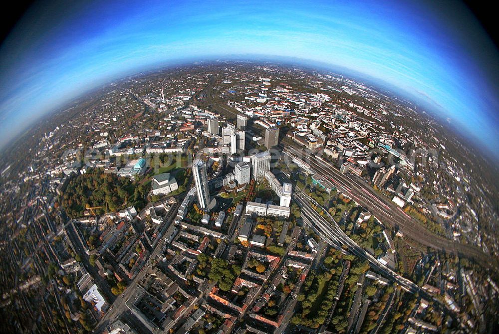 Essen from the bird's eye view: Fish eye - Blick über die Innenstadt von Essen. Die Kulturhauptstadt Europas des Jahres 2010 gehört mit etwa 580.000 Einwohnern zu den größten Städten Deutschlands. Die Stadt ist Sitz wichtiger Großunternehmen und ein bedeutender Industriestandort. View over the city of Essen. The European Capital of Culture in 2010 with about 580,000 inhabitants, is one of the largest cities in Germany. The city is home to major corporations and a major industrial site.