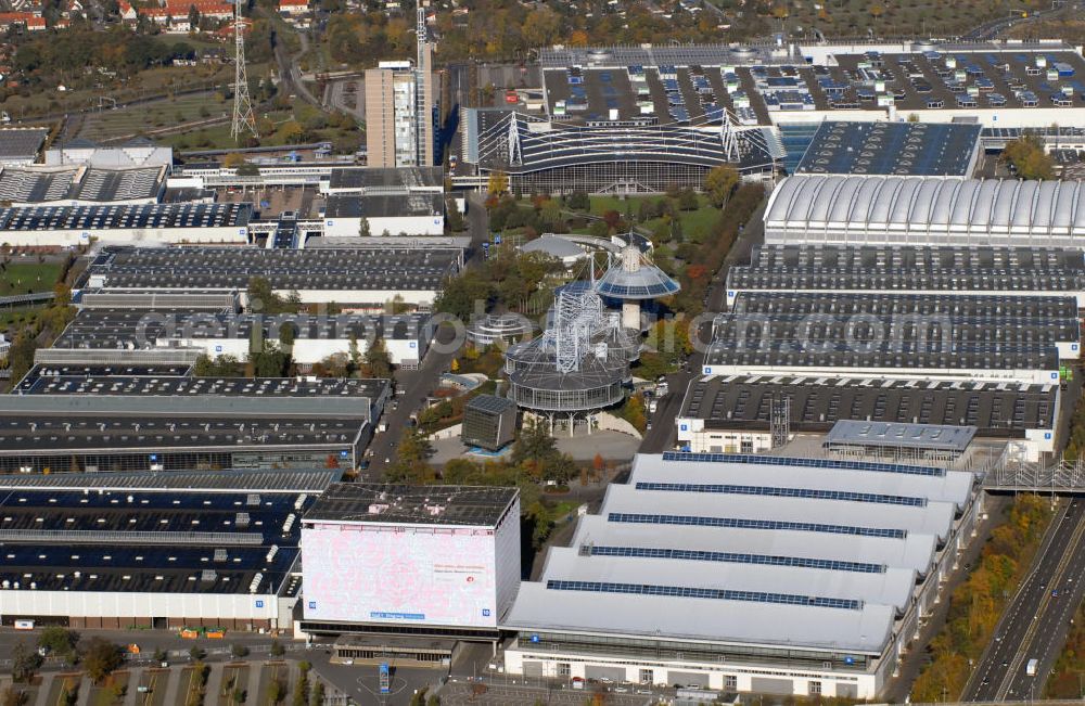 Hannover from above - Blick über das Messegelände in Hannover mit den verschiedenen Messehallen und dem Convention Center in der Mitte. Kontakt: Deutsche Messe, Messegelände 30521 Hannover, Tel. +49(0)511 89 0, Fax +49(0)511 89 32626, Email: info@messe.de