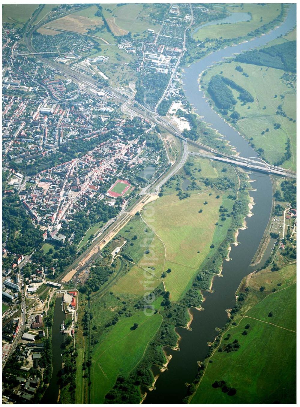 Aerial photograph Wittenberg - Bau der Ortsumgehungsstraße B2 / B 187 südöstlich in Wittenberg an der Elbe. Projektsteuerung: Schüßler-Plan Ingenieurgesellschaft für Bau- und Verkehrswegeplanung mbH.