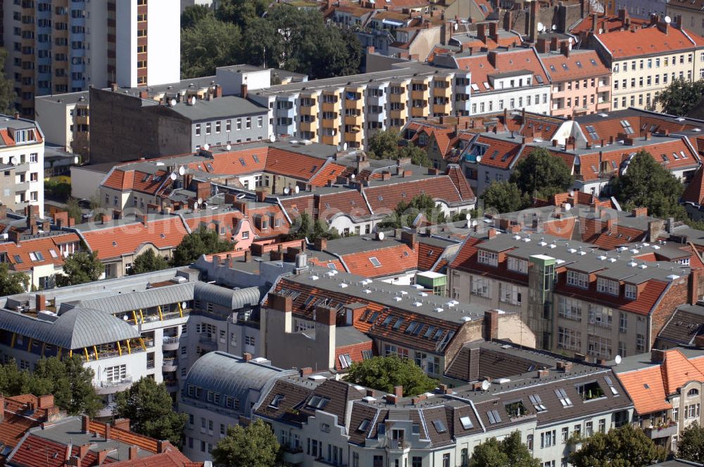 Berlin from the bird's eye view: Blick über Wohngebiete in Berlin-Neukölln.