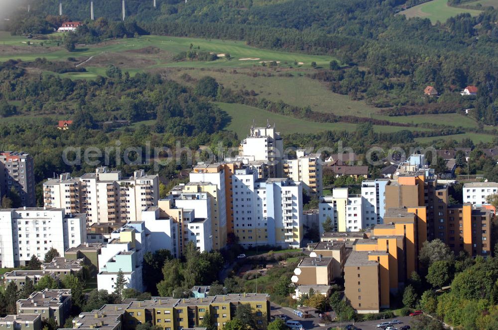 Aerial image WÜRZBURG - Blick über Würzburg Stadtteil Heuchelhof mit dem Autobahnviadukt der A3 im Hintergrund. Würzburg ist eine kreisfreie Stadt im bayerischen Regierungsbezirk Unterfranken mit Sitz der Regierung von Unterfranken, des Bezirks Unterfranken und des Landratsamtes Würzburg. Kontakt: Stadt Würzburg, Rückermainstrasse 2, 97070 Würzburg, Tel. +49 (0)9 31 37-0, Fax +49 (0)9 31 37 33 73, e-mail: info@stadt.wuerzburg.de