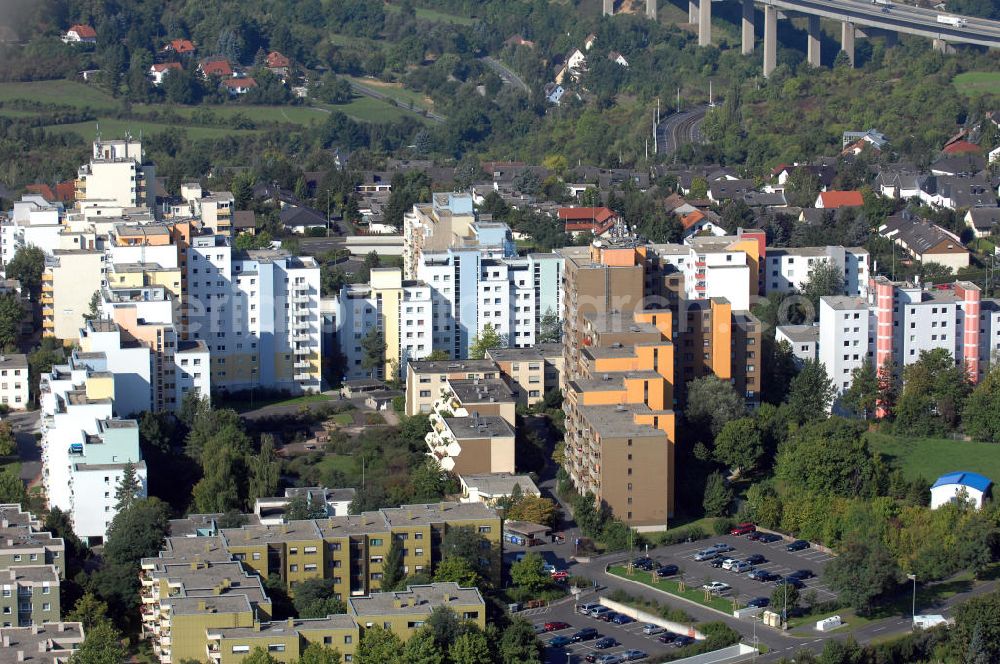 Aerial photograph WÜRZBURG - Blick über Würzburg Stadtteil Heuchelhof mit dem Autobahnviadukt der A3 im Hintergrund. Würzburg ist eine kreisfreie Stadt im bayerischen Regierungsbezirk Unterfranken mit Sitz der Regierung von Unterfranken, des Bezirks Unterfranken und des Landratsamtes Würzburg. Kontakt: Stadt Würzburg, Rückermainstrasse 2, 97070 Würzburg, Tel. +49 (0)9 31 37-0, Fax +49 (0)9 31 37 33 73, e-mail: info@stadt.wuerzburg.de