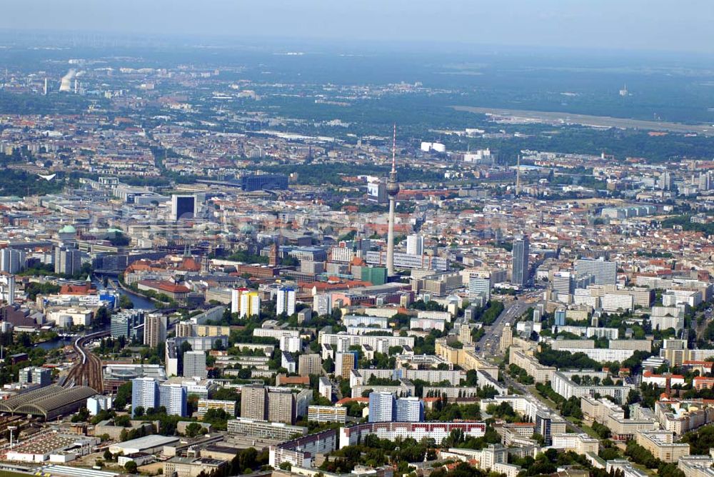 Berlin from above - Blick auf Berlin-Mitte; Franfurter Allee; Fernsehturm; Rotes Rathaus; Alexanderplatz; Hauptbahnhof; Ostbahnhof; Nikolaikirche