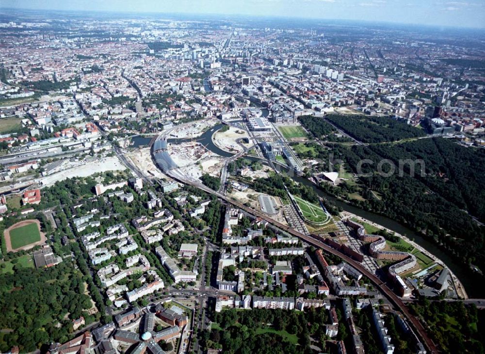 Berlin - Moabit / Tiergarten from the bird's eye view: Blick auf den Berliner Spreebogen / Regierungsviertel von Südwesten (Moabit) her.