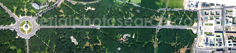 Aerial photograph Berlin-Tiergarten - 27.06.2005 Berlin-Tiergarten Blick auf den Berliner Tiergarten vom Großen Stern, der Siegessäule über die Straße des 17. Juni bis hin zum Brandenburger Tor und dem Pariser Platz.